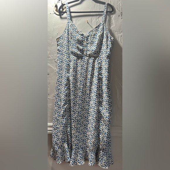 Lulu's Blue and White Floral Midi Dress - Picture 15 of 15